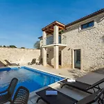 Casa Masso Pula